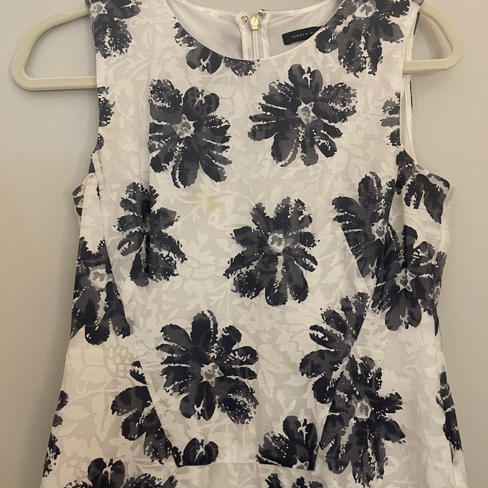 Dress - Picture 3 of 4